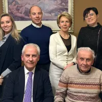 Teatro: J’è sempre almeno ’n baravantan